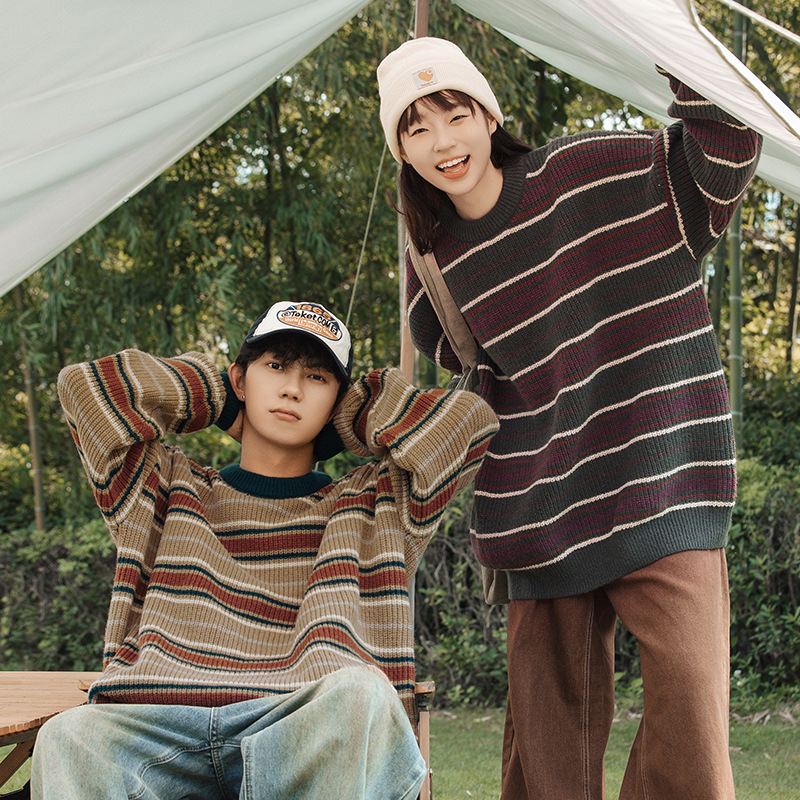 Streetwear Brand England - เสื้อสเวตเตอร์ถักลายทางสไตล์วินเทจแฟชั่นเกาหลี สำหรับผู้ชายและผู้หญิง เสื้อคู่รัก เสื้อโค้ทถักสำหรับฤดูใบไม้ร่วงและฤดูหนาว ทรงหลวม นุ่ม